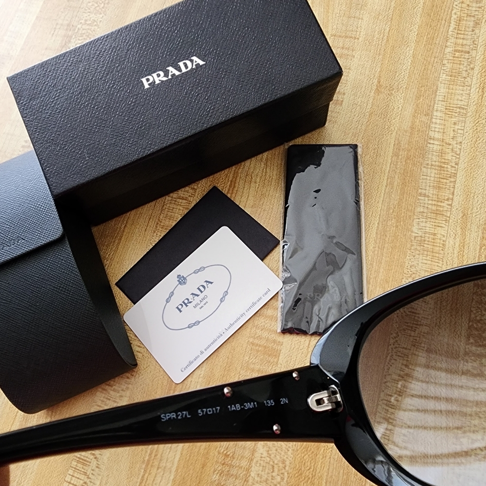 💥💥💥PRADA SUNGLASS💥💥💥 - Picture 5 of 9